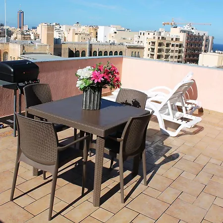 Blue Waters 3 Bedroom In Sliema, Just Off The Seafront