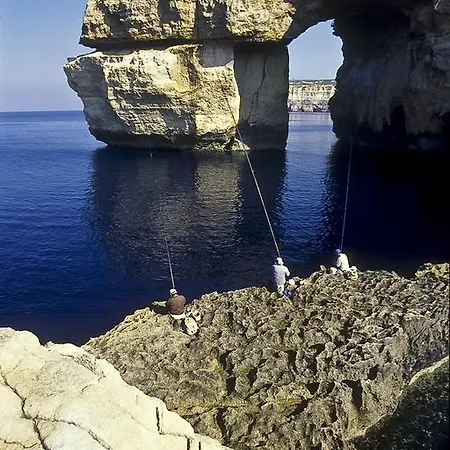 Apartment Blue Waters 3 Bedroom In Sliema, Just Off The Seafront *