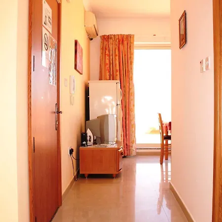 Apartment Blue Waters 3 Bedroom In Sliema, Just Off The Seafront Sliema