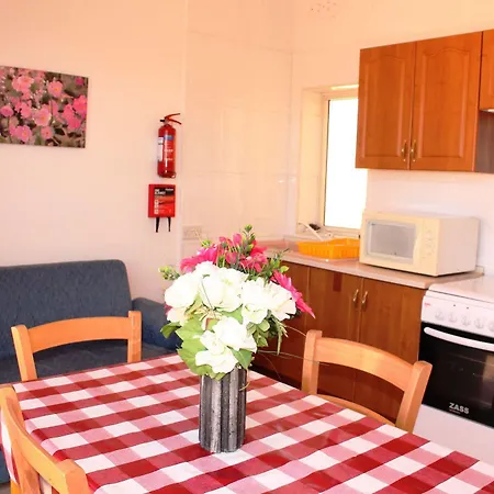 Blue Waters 3 Bedroom In Sliema, Just Off The Seafront Appartement *