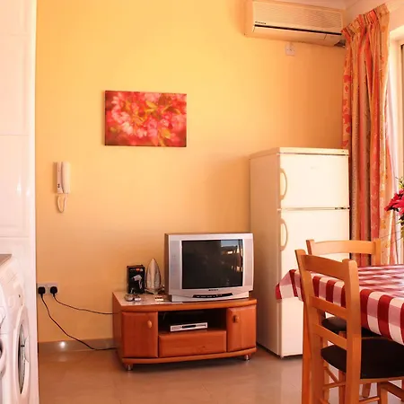 Apartment Blue Waters 3 Bedroom In Sliema, Just Off The Seafront Sliema