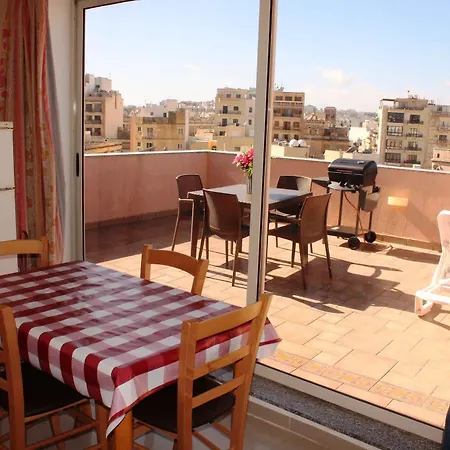 Apartment Blue Waters 3 Bedroom In Sliema, Just Off The Seafront