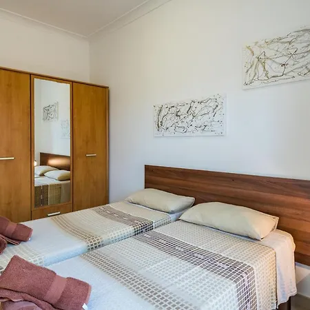 Apartment Blue Waters 3 Bedroom In Sliema, Just Off The Seafront