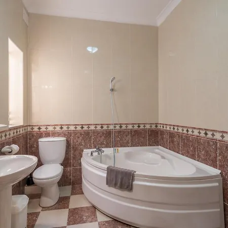 Blue Waters 3 Bedroom In Sliema, Just Off The Seafront *